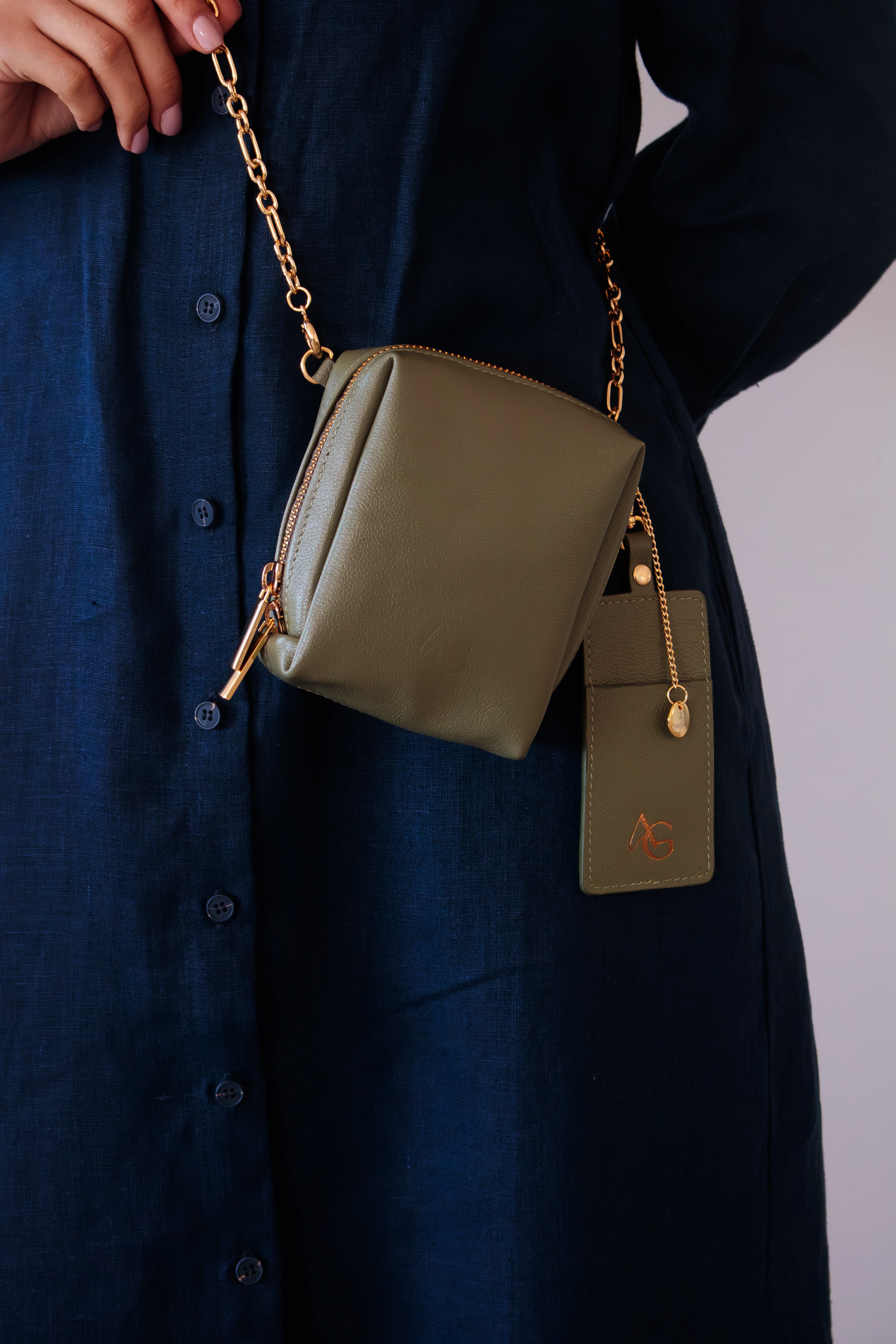 Foto Mini Bags em Couro Legítimo com Chaveiro Porta Batom Removível