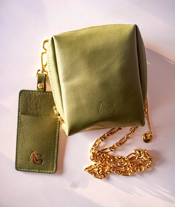 Mini Bags em Couro Legítimo com Chaveiro Porta Batom Removível