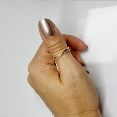 FotoAnel entrelaçado liso e zircônias