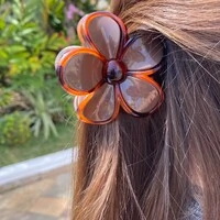 Piranha Flor Marrom Acrilica