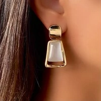 Brinco Lady Liso com Madrepérola