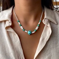 Colar Concha Madrepérola Verde Água e Pedra Natural