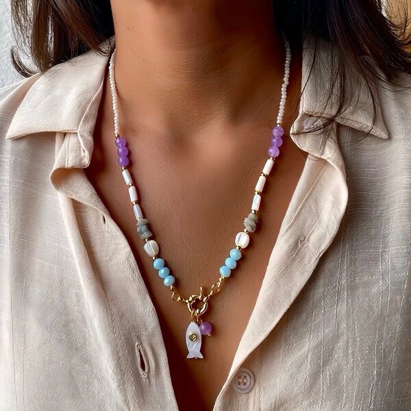 Colar Fecho Boia com Sardinha Madrepérola e Pedra Natural