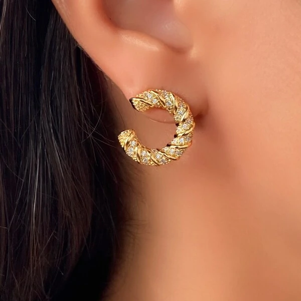 Brinco com Zircônia Cristal