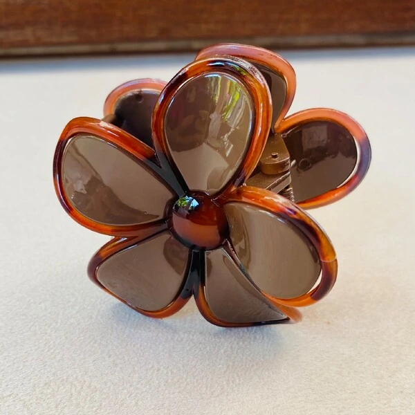 Piranha Flor Marrom Acrilica