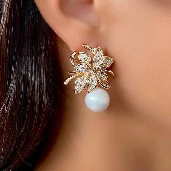 Brinco Flor com Pérola e Zircônia