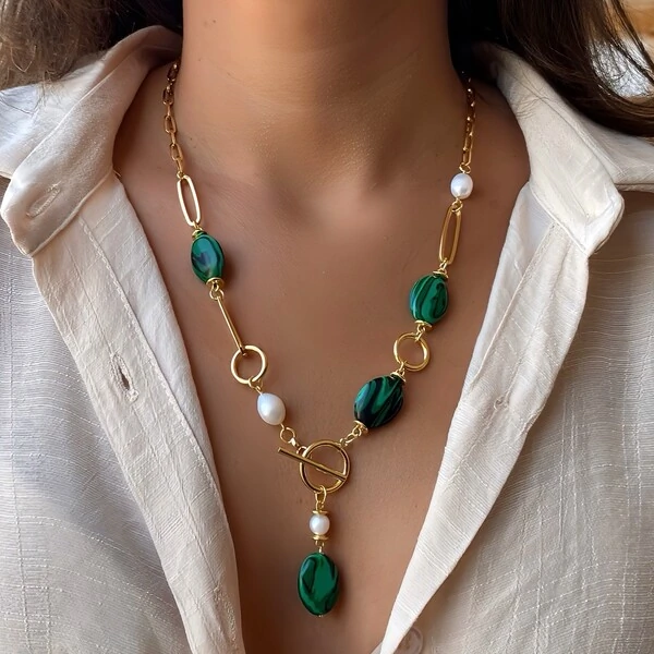 Colar Soho Pedra Malaquita e Pérola de Água Doce Natural