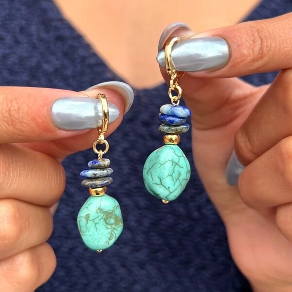 Brinco Argola com Pedra Turquesa e Cascalho Lápis Lazúli