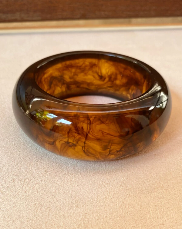 Bracelete Resinado Marrom Mesclado