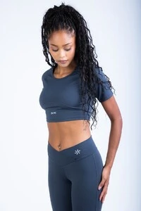 Top Cropped Off-Duty 001
