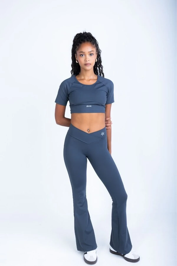 Top Cropped Off-Duty 001