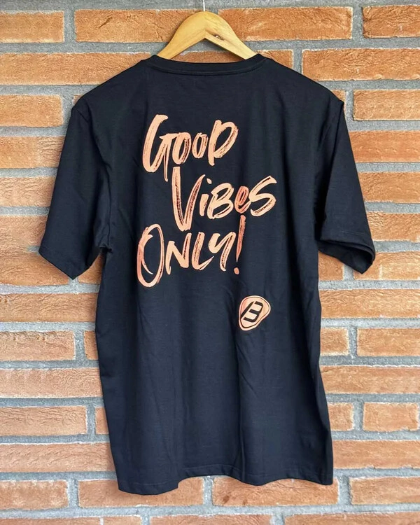Camiseta Good Vibes Preta