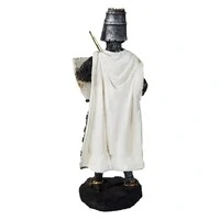 Guerreiro Templário com Espada e Escudo