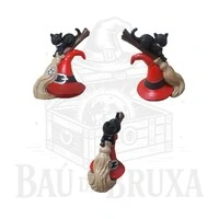 Gato sobre a Vassoura e Chapéu de Bruxa