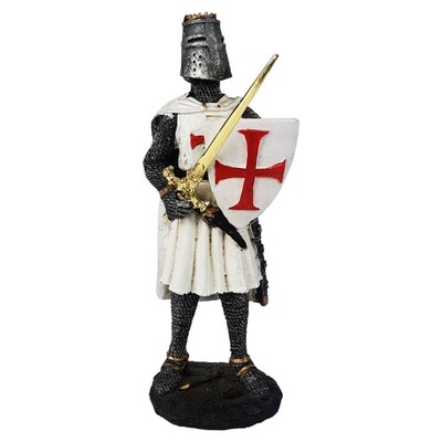 Foto Guerreiro Templário com Espada e Escudo
