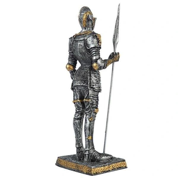 Guerreiro Medieval com Lança