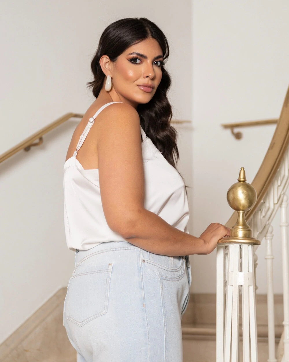 Foto Blusa Plus Size de Alcinha com Detalhe de Renda