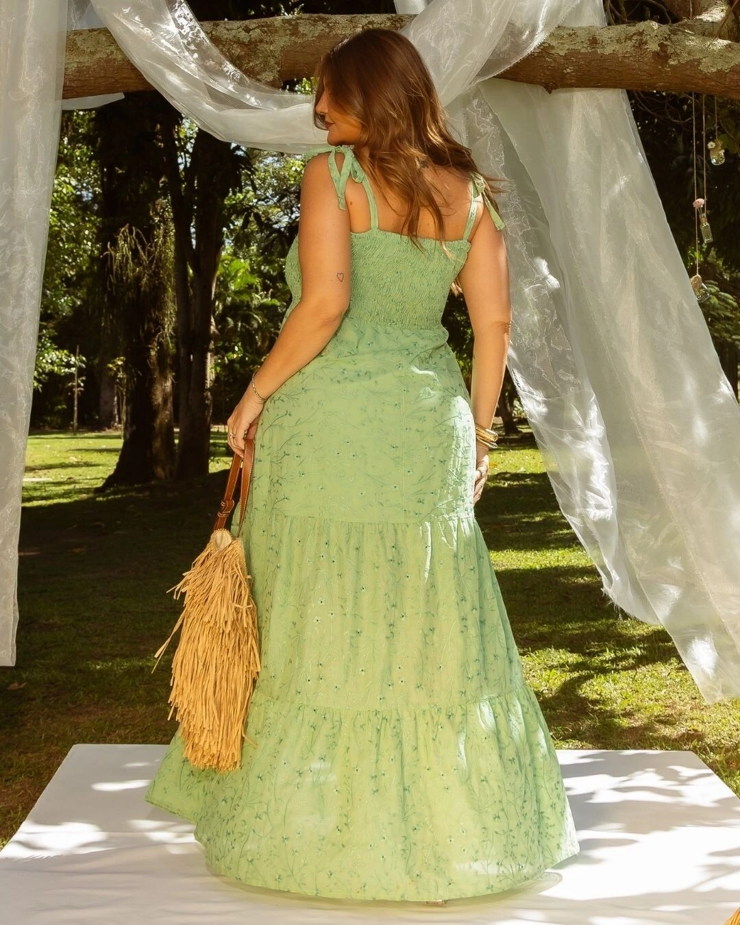 Foto Vestido Plus Size Longo Bordado Lesie
