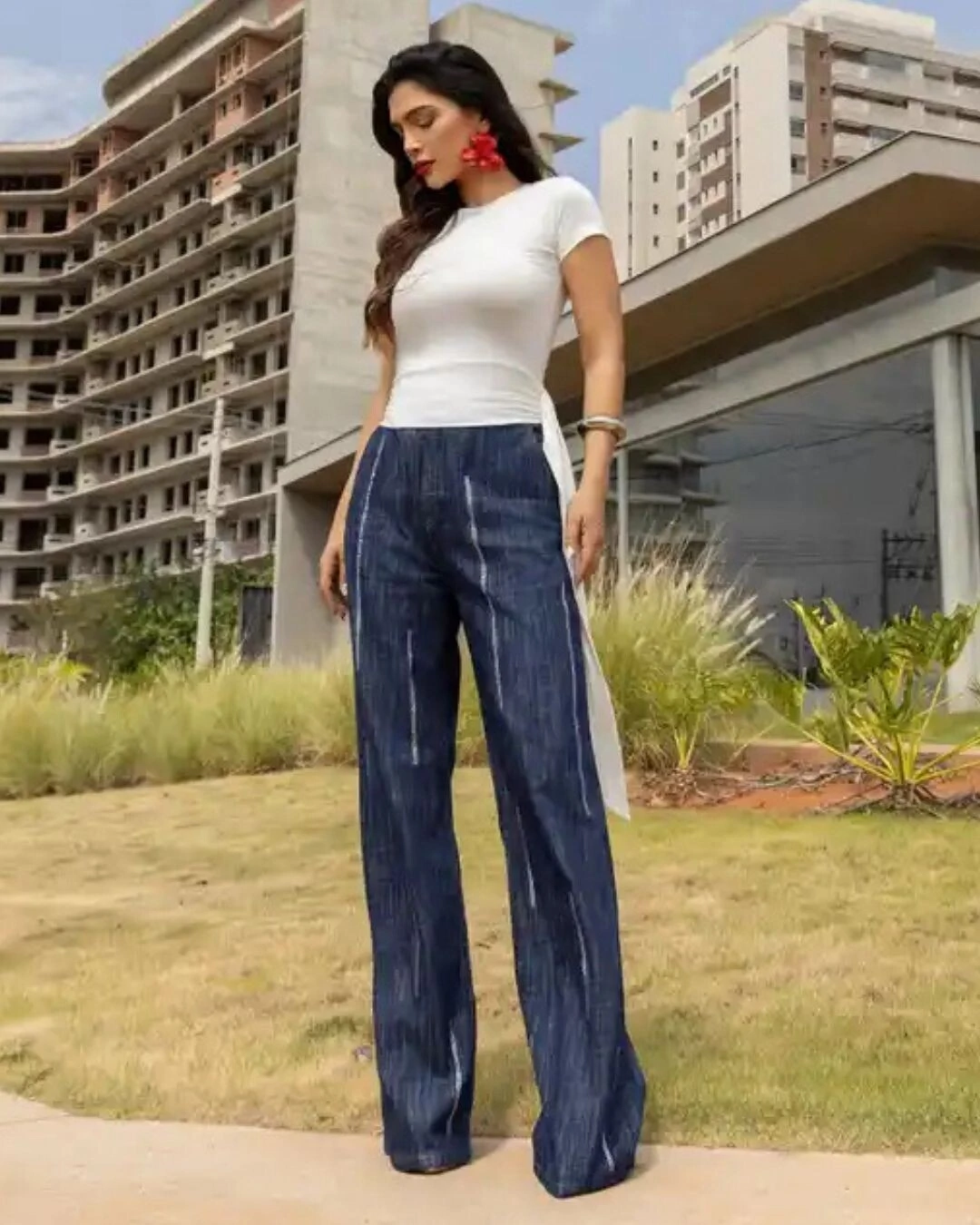Foto Calça Wide Leg Jeans com Fios de Brilhos