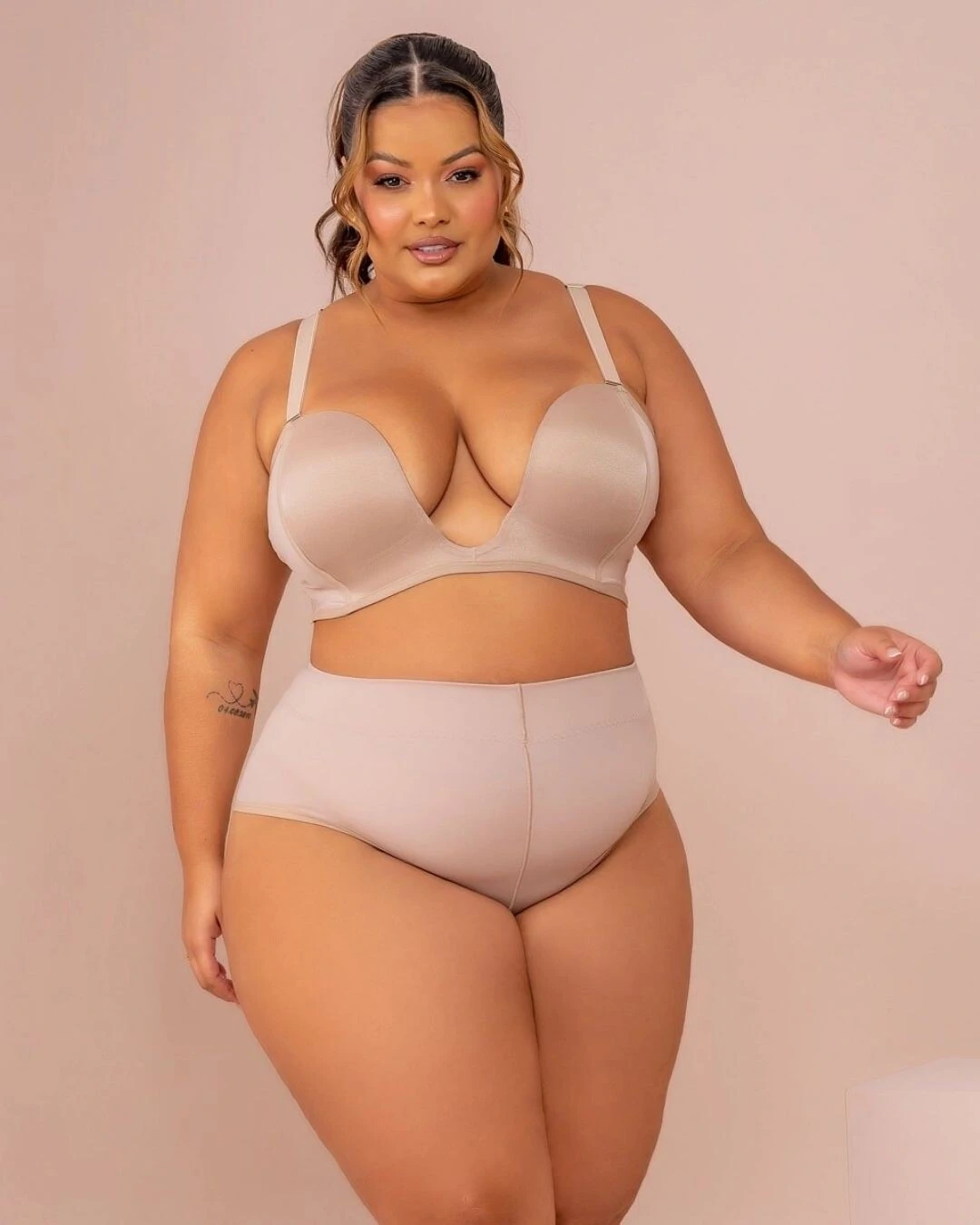 Foto Sutiã Plus Size Decote Push Up Reforçado