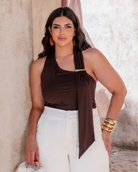 Blusa Plus Size Frente Unica com Fivela