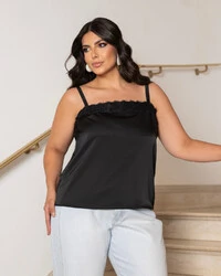 Blusa Plus Size de Alcinha com Detalhe de Renda
