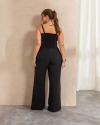 Conjunto Plus Size Calça Pantalona e Cropped Assimetrico Fivela