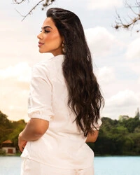 Camisa Plus Size Alongada com Elastico na Manga