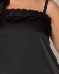 Blusa Plus Size de Alcinha com Detalhe de Renda