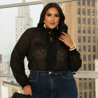 Blusa Plus Size Bordada Manga Longa