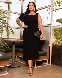 Vestido Plus Size Midi Com Detalhe Aurora