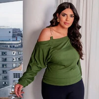 Blusa Plus Size Detalhe Fivela Ombro