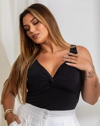 Blusa Plus Size Regata Busto Torcido