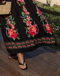 Vestido Plus Size Longo Estampado Alças com Decote Quadrado