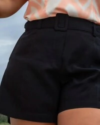 Short Alfaiataria Preto com Cinto Plus Size