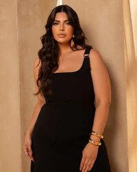 Vestido Midi Plus Size Recortes