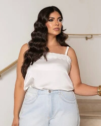 Blusa Plus Size de Alcinha com Detalhe de Renda