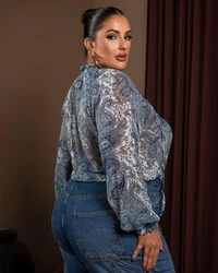 Blusa Plus Size Manga Longa Estampa Pasley