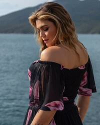Conjunto Plus Size Cropped e Saia Longa