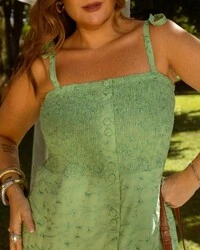 Vestido Plus Size Longo Bordado Lesie