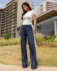 Calça Wide Leg Jeans com Fios de Brilhos
