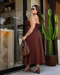 Vestido Plus Size Midi Com Recorte na Cintura