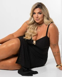 Vestido Midi Plus Size Detalhe Decote