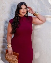 Vestido Plus Size Midi Canelado Gola Alta