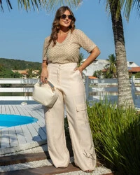 Calça Plus Size Alfaiataria com Bolso Cargo