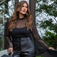 Blusa Plus Size Tule Manga Flare