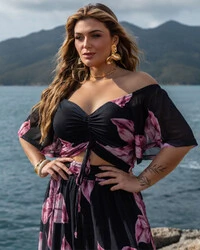 Conjunto Plus Size Cropped e Saia Longa