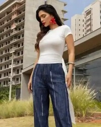 Blusa Plus Size com Drapeado Barra e Laço