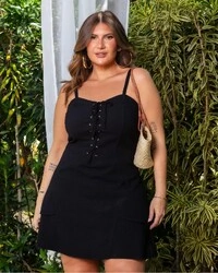 Vestido Preto Plus Size Estilo Corset