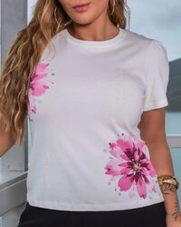 Tshirt Plus Size Flor Bordada